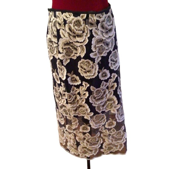NWT Tahari Flower Skirt sz 14 - Picture 1 of 3
